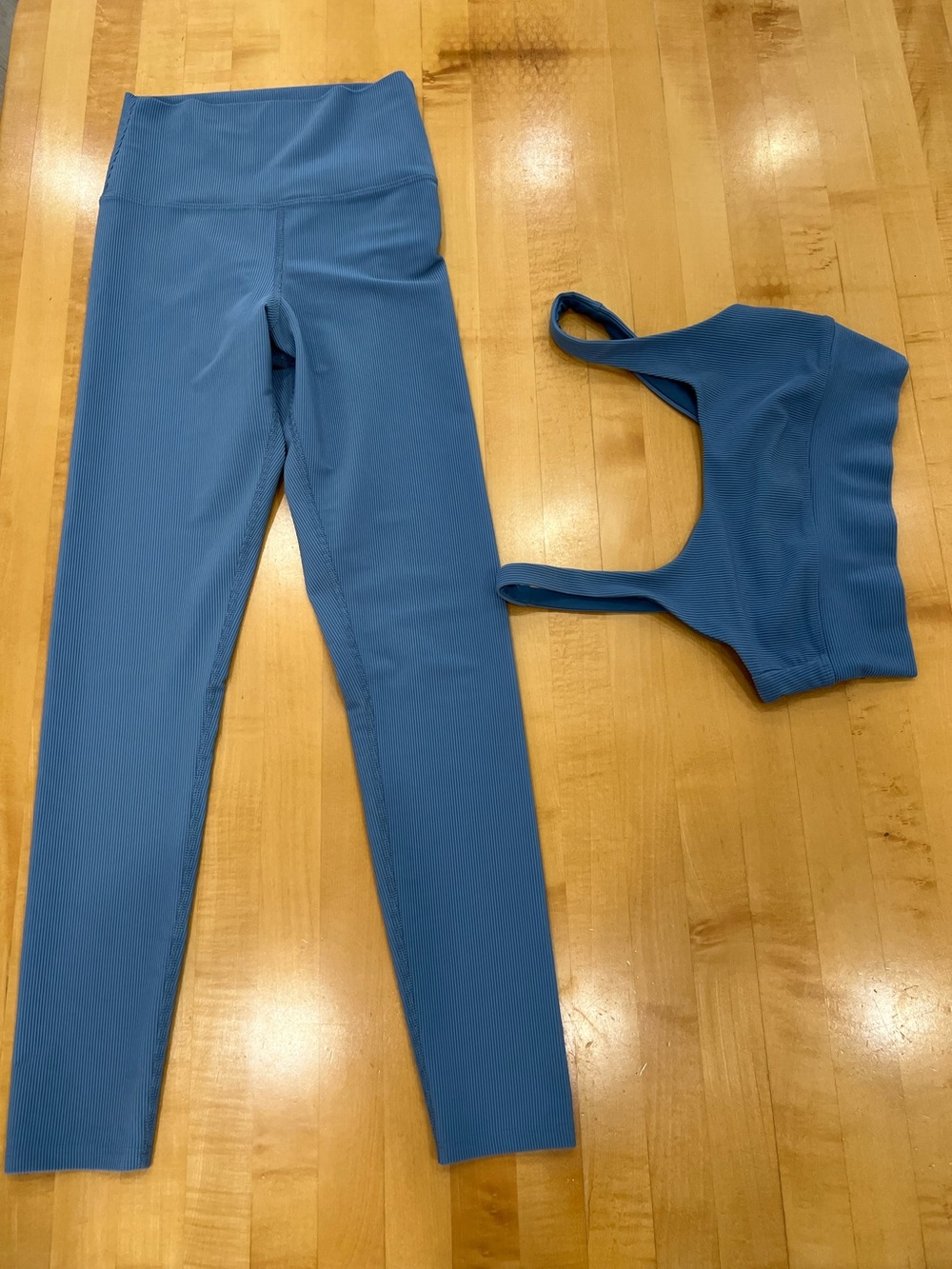 Beach Riot sport set - Picture 2 of 4